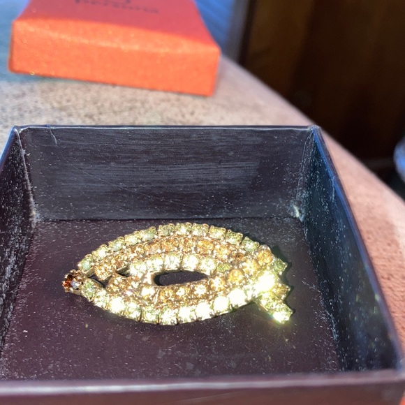 Vintage Costume Brooch Gold, brown and white. - Picture 6 of 9